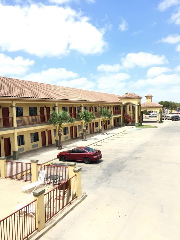Boca Chica Inn&Suites Brownsville Esterno foto