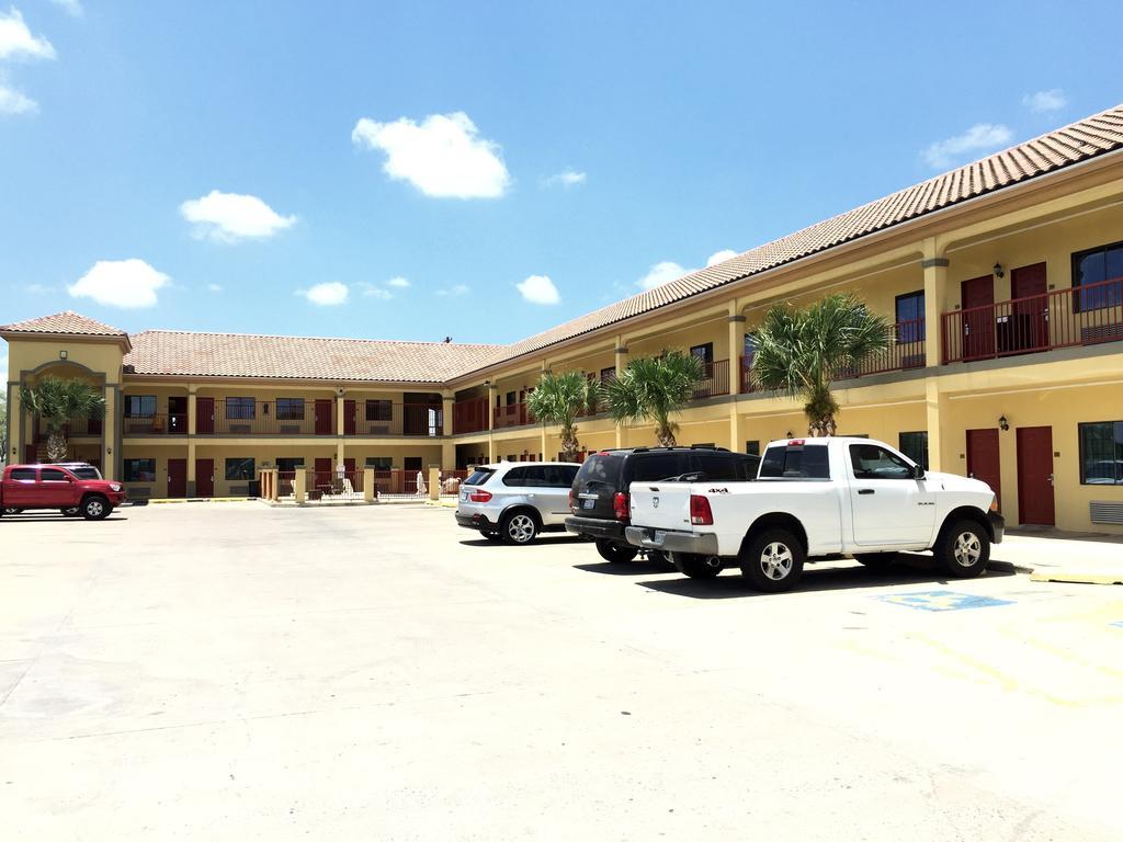 Boca Chica Inn&Suites Brownsville Esterno foto