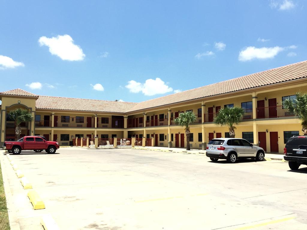Boca Chica Inn&Suites Brownsville Esterno foto